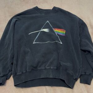 Adorable black crew neck with front design
